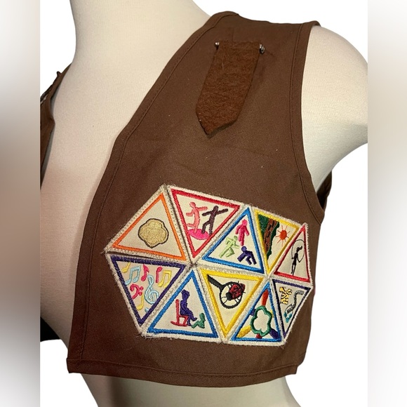 Girl Scouts USA Brownies Vest With Patches - Medium 10/12 - Vintage 90’s - Picture 4 of 11